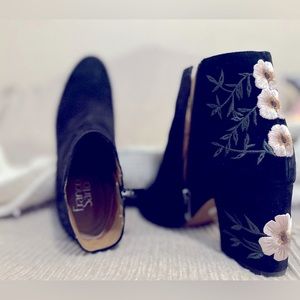 Franco Sarto :: Black Suede Embroidered Booties :: Size 8